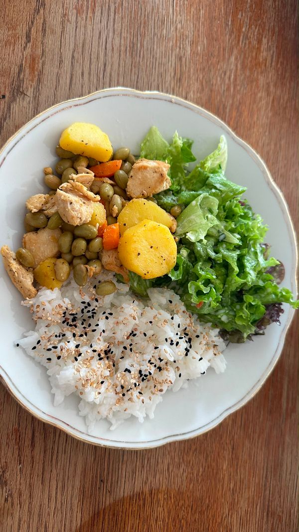 Herzhafte Bohnen-Hähnchen Pfanne mit Reis, Originalfoto