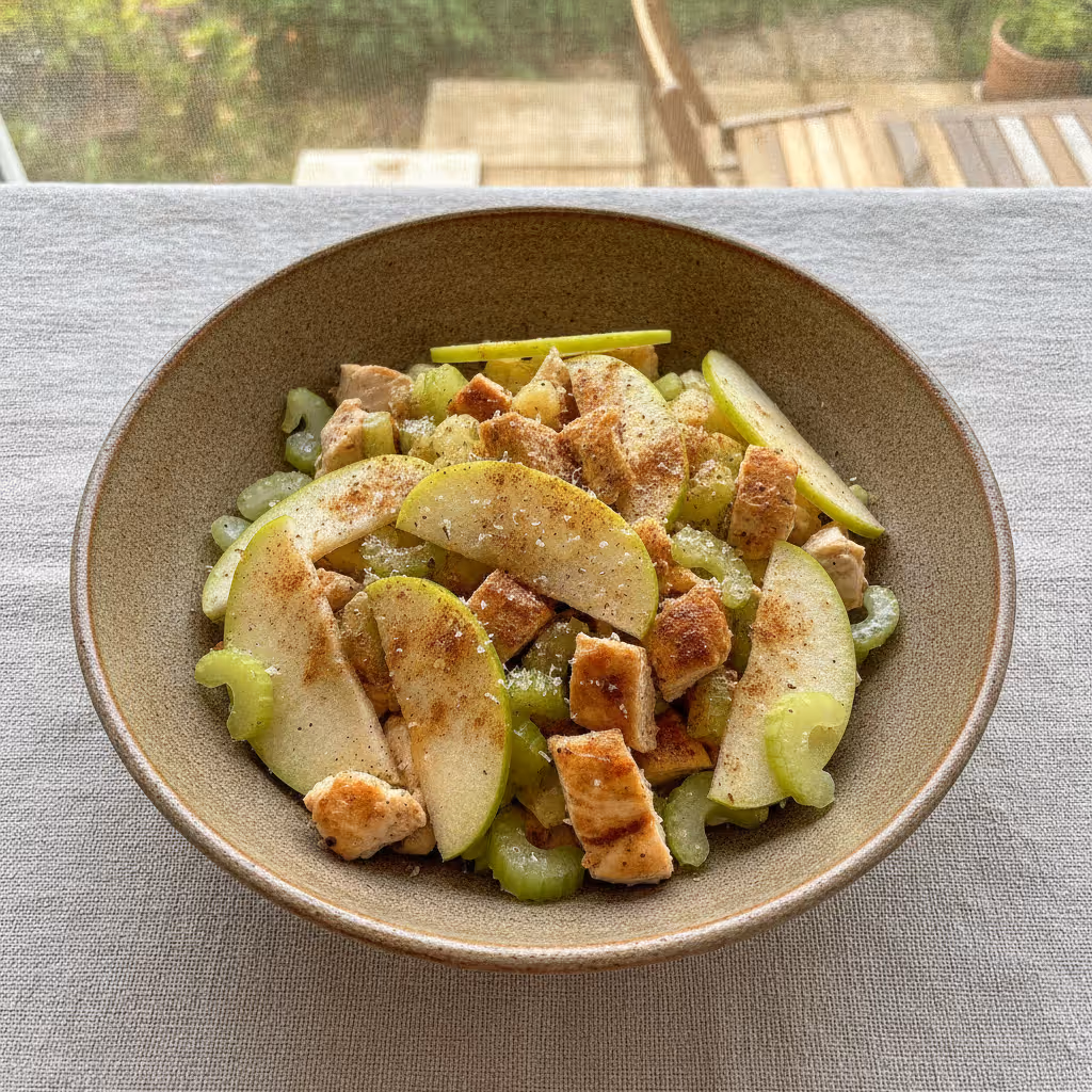 Orientalischer Hühnersalat, fertig angerichtet