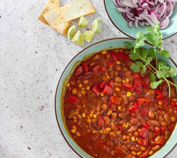 Veganes Chili sin Carne, fertig angerichtet